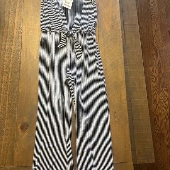 Navy and white striped jumpsuit size 10 in kids. Brand is Jenna & Jessie. - Picture 2 of 2